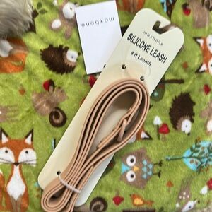 Max Bone Silicone dog leash